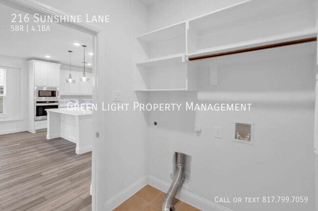 Building Photo - 216 Sunshine Ln