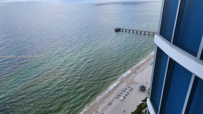 Building Photo - 17001 Collins Ave