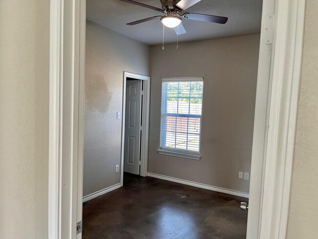 Building Photo - 2312 CR 314