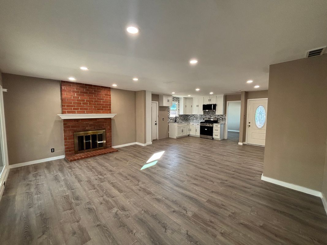 Building Photo - 15360 Washington