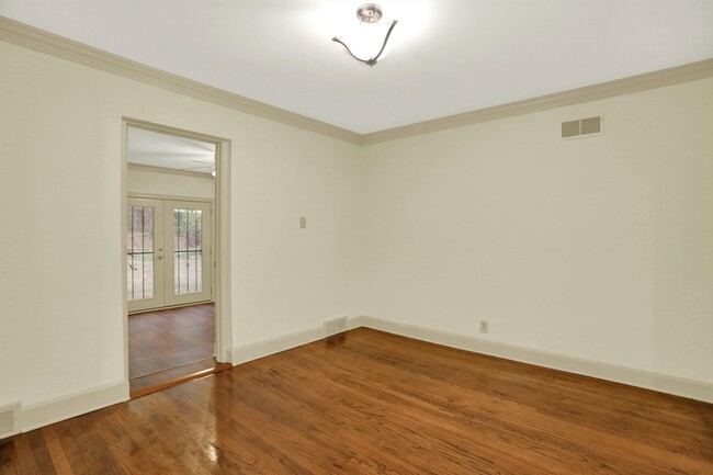 Building Photo - 3607 Highland Park Pl