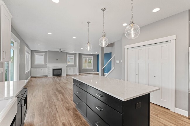 Building Photo - River District Home For Rent