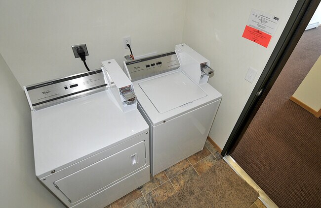 Building Photo - 1 Bedroom Apartment at Park Place Apartments