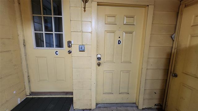 Building Photo - 1015 S Welch St