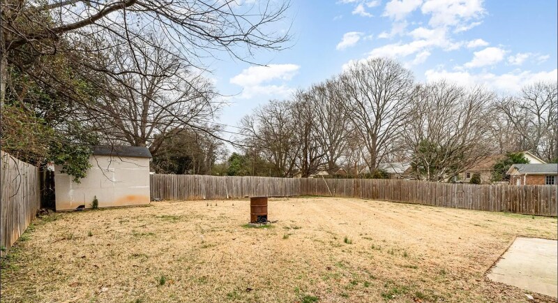 Building Photo - 4815 Carriage Dr Cir