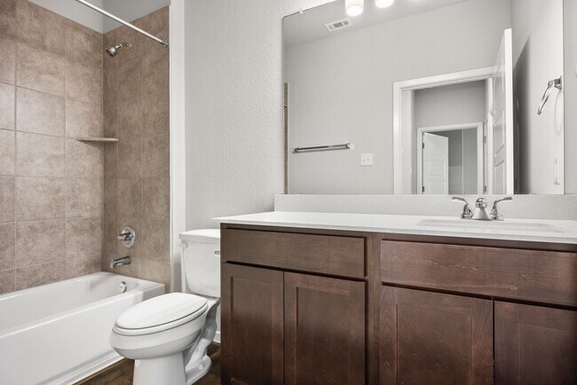 Building Photo - Charming 3-Bedroom Home Near Kyle & San Ma...