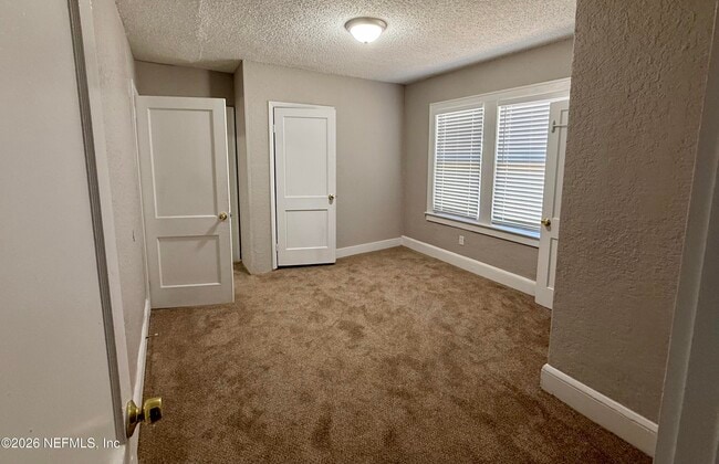 Building Photo - 28 W 35th St