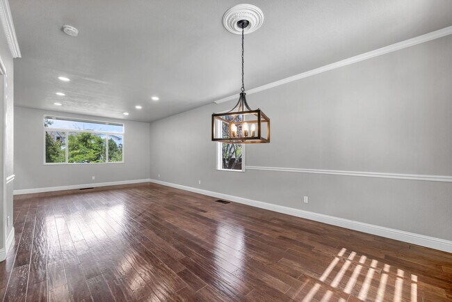 Building Photo - 4360 Great Falls Loop