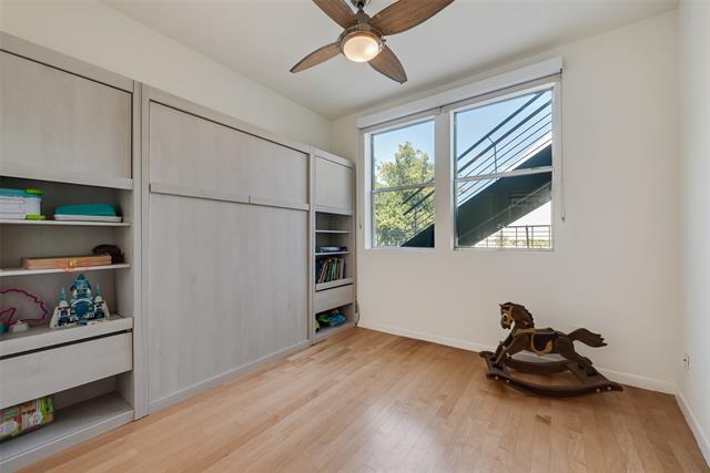 Building Photo - 959 W Bluff St