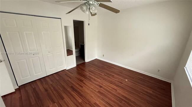 Building Photo - 1032 Twin Lakes Dr