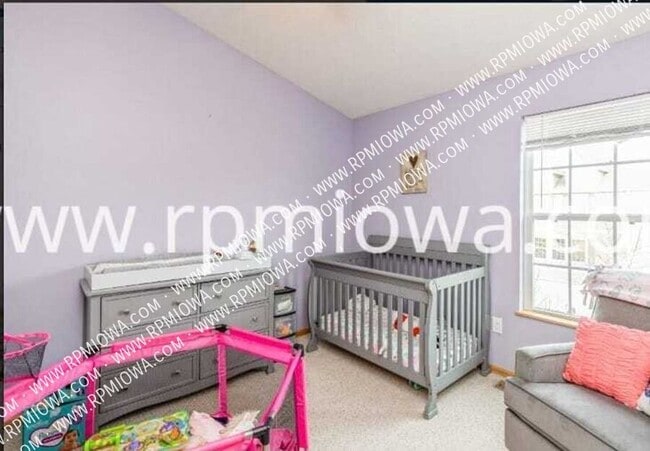 Building Photo - 3204 SW Sharmin Ln