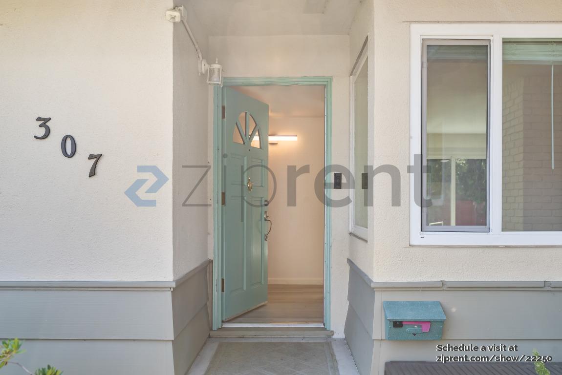 Building Photo - Unit
