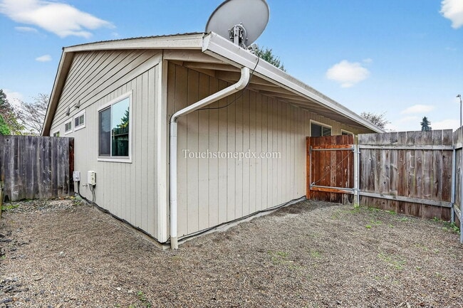 Building Photo - 1920 S Alpine St
