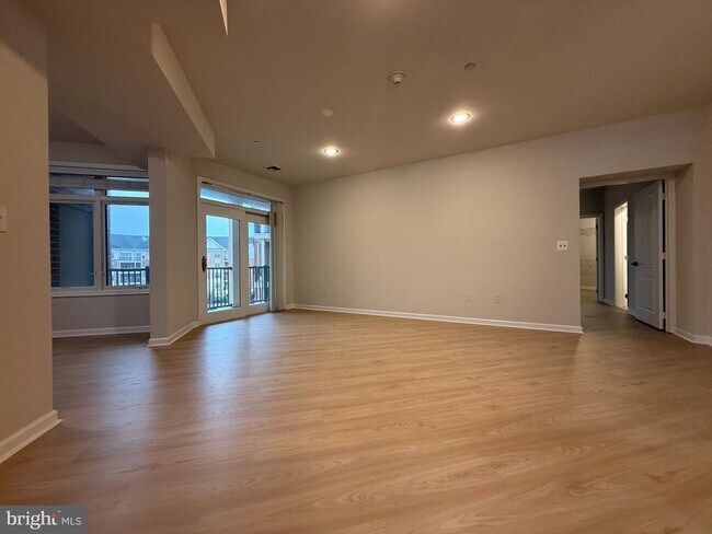Building Photo - 407 Carson Terrace