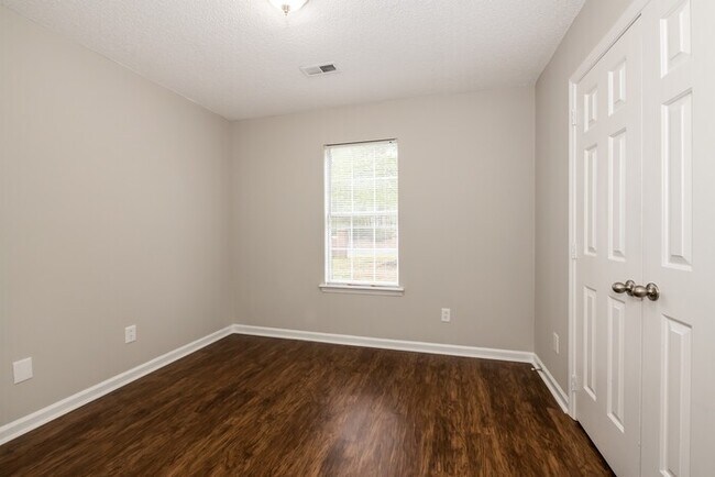 Building Photo - 3205 Bob White Cir