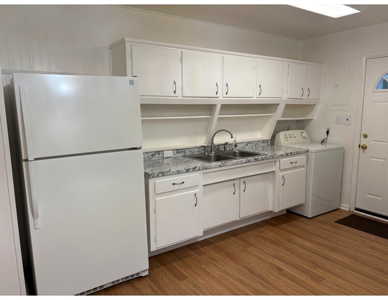 New countertop/sink - 8095 Monroe Blvd