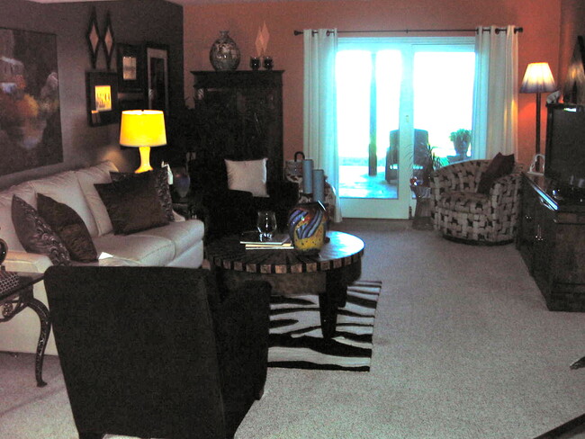 Building Photo - 7941 River Rock Way
