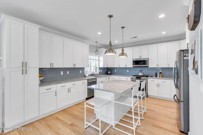 Building Photo - 12 4th St