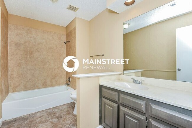 Building Photo - 3 Bedroom Pet-Friendly Home in Fort Worth, TX with Main Street Renewal