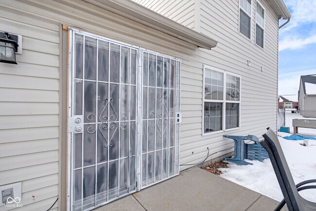 Building Photo - 6318 Pickwick Ct