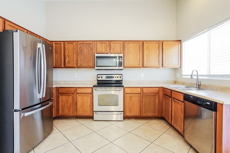 Building Photo - 22025 W Papago St