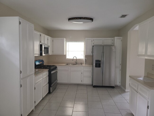 Building Photo - 8790 Florida Rd