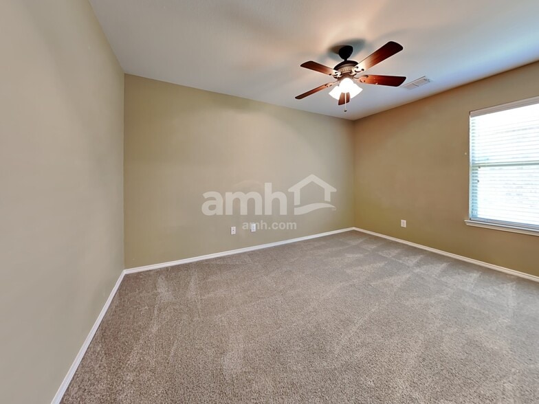 Building Photo - 524 Anchor Way
