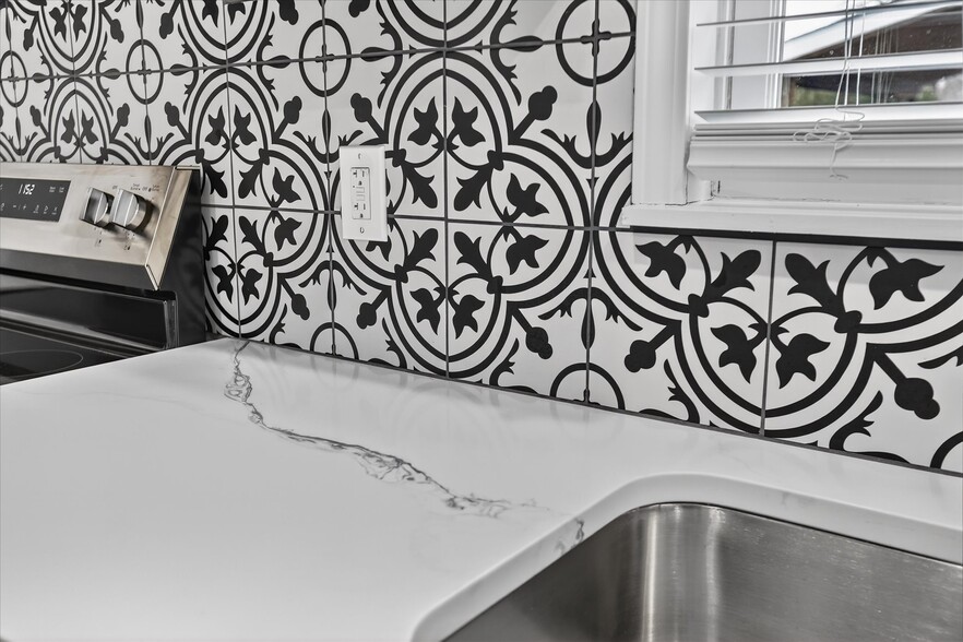 Building Photo - 509 McDonald St