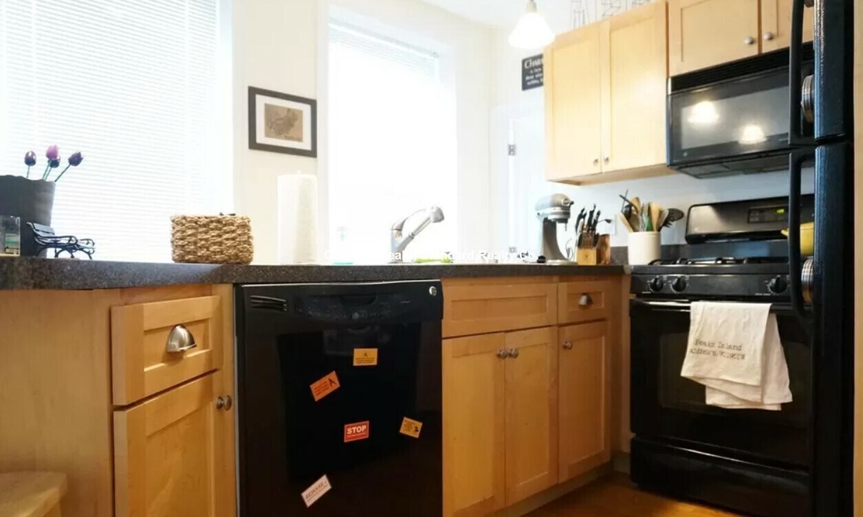 Building Photo - 7 Sutherland Rd