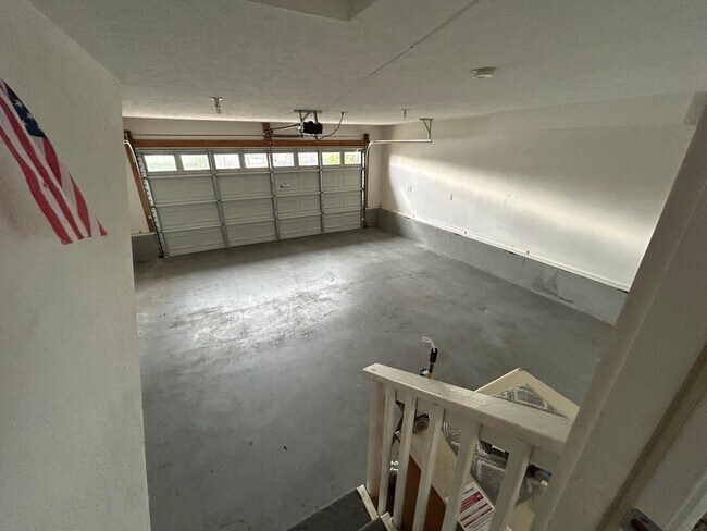 Building Photo - 3930 Stella Dr