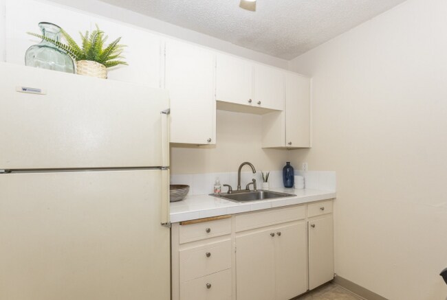 Building Photo - 2522 SE 29th Ave