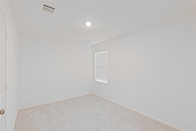 Building Photo - 336 Cowpoke Dr