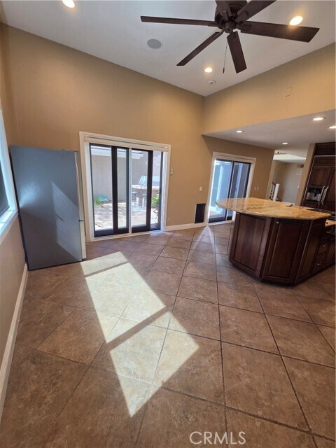Building Photo - 7 Singingwood
