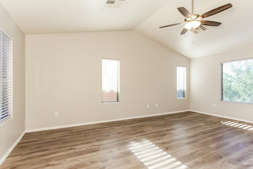 Building Photo - 9384 W Payson Rd