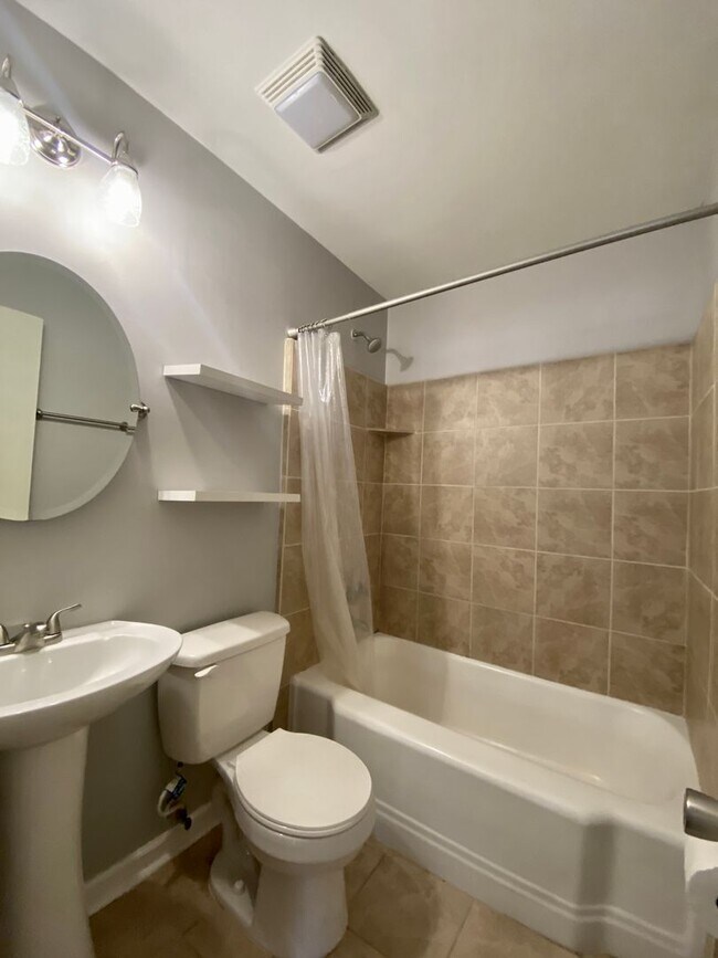 Building Photo - Clean and Updated rental in North Augusta
