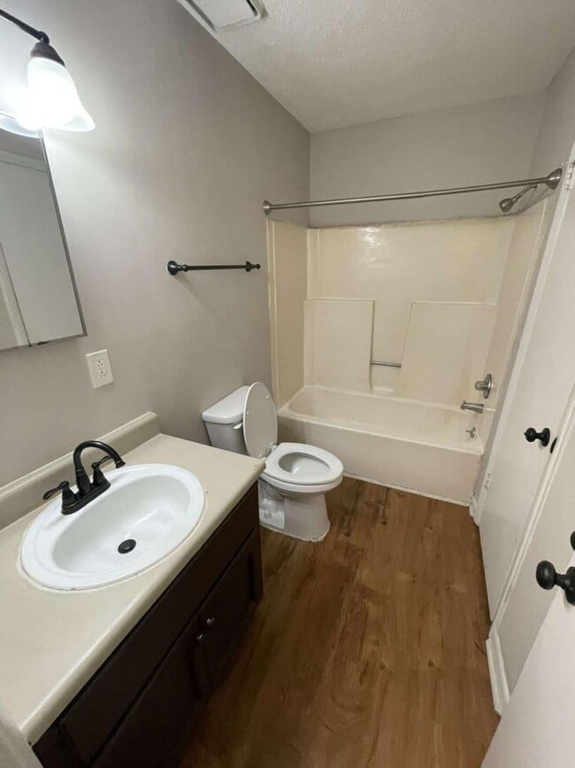 Building Photo - 1-Bedroom Apartment + Lofted Nook – Unique...