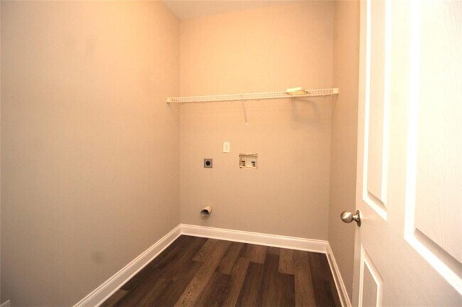 Building Photo - 5721 Apple Grove Rd NE