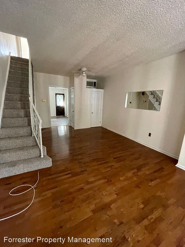 Building Photo - 3 br, 1.5 bath House - 2344 S. Woodstock St.