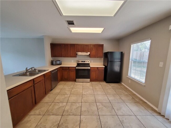 Building Photo - 10733 Marshitahs Way