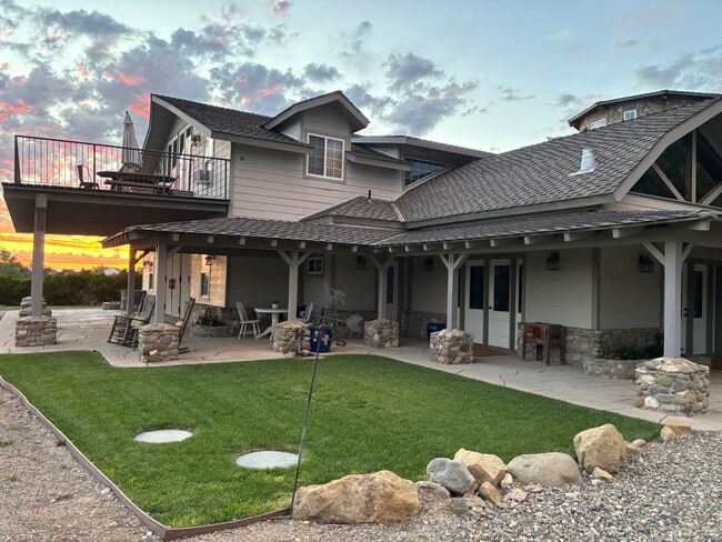 Building Photo - 3730 Roblar Ave