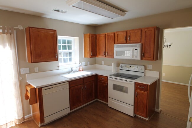 Building Photo - 583 Stonehenge Dr