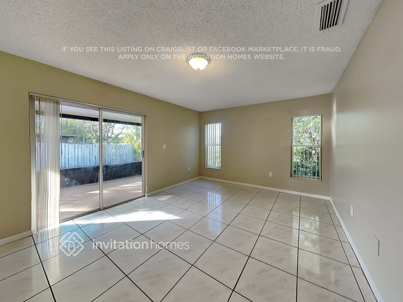 Building Photo - 7215 SW 42nd Ct