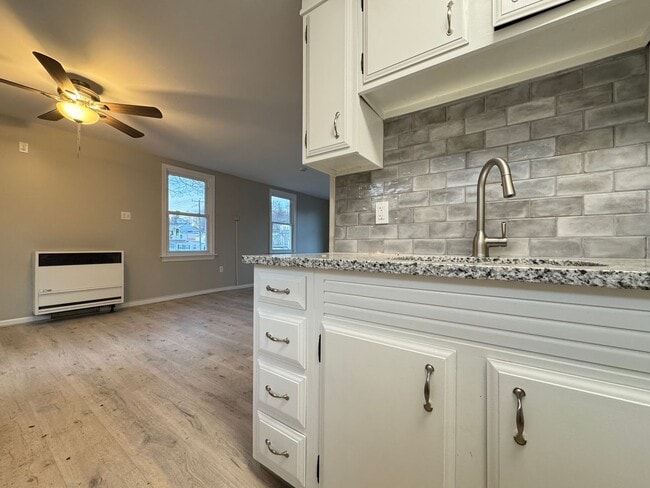 Building Photo - 372 Rubber Ave