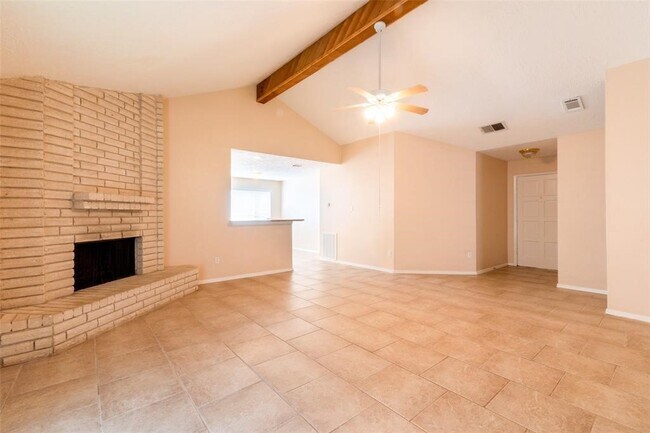 Building Photo - 2527 Colonial Ridge Dr