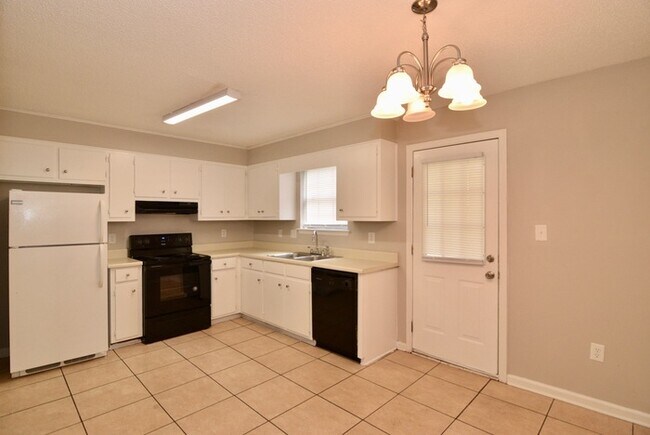 Building Photo - 2 Bed/1.5 Bath North Augusta Townhome