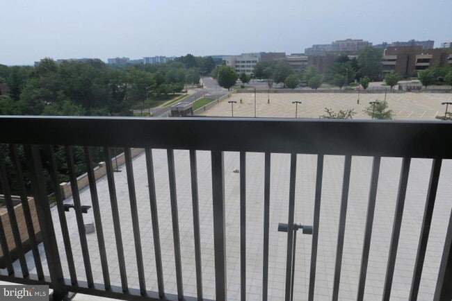 Building Photo - 3709 S George Mason Dr