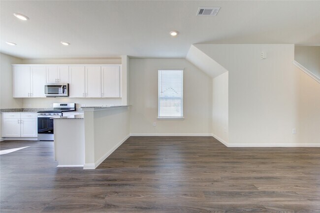 Building Photo - 11715 Braemar Village Dr