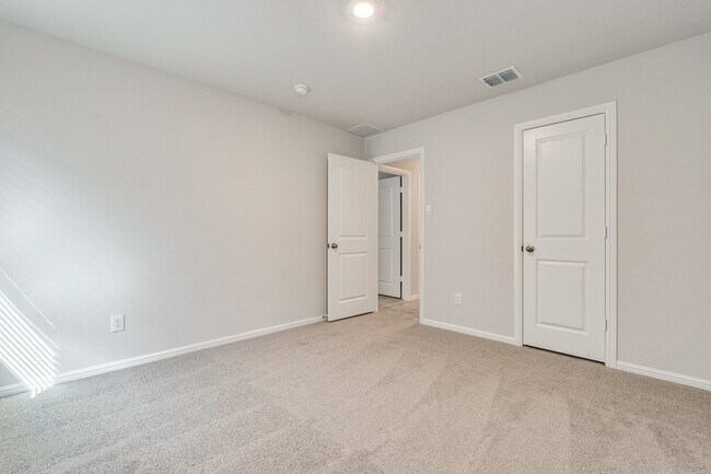 Building Photo - 5808 Piedrosa Ct