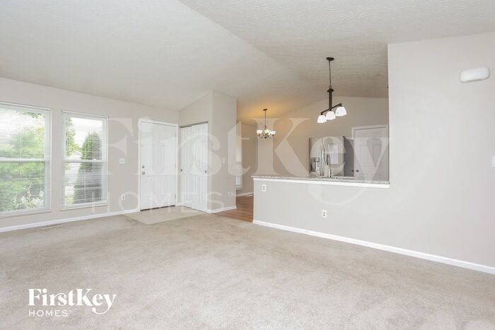 Building Photo - 3215 Heatherside Dr