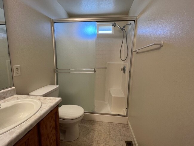 Building Photo - 3/2/2 Home in Gardnerville Ranchos *MUST SEE*